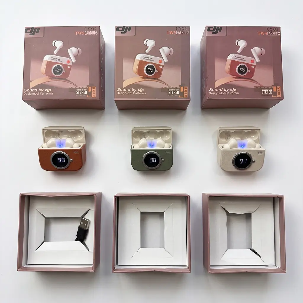 q86-camera-earbuds-orange-with-box.webp
